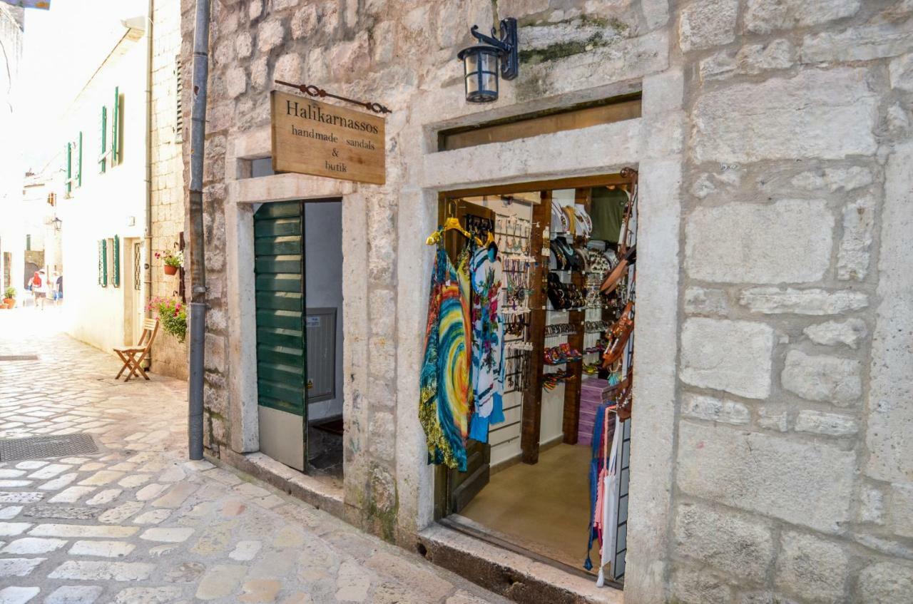 Portobello Old Town Kotor Exterior photo